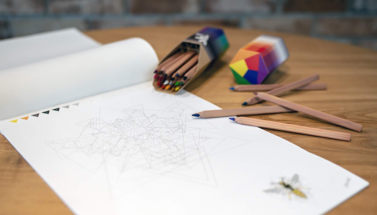 文具包裝設(shè)計(jì)規(guī)劃非常合理(圖3)