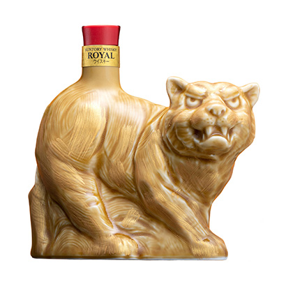 包裝設(shè)計公司推薦三得利威士忌皇家寅歲瓶三得利包裝設(shè)計欣賞(圖1)